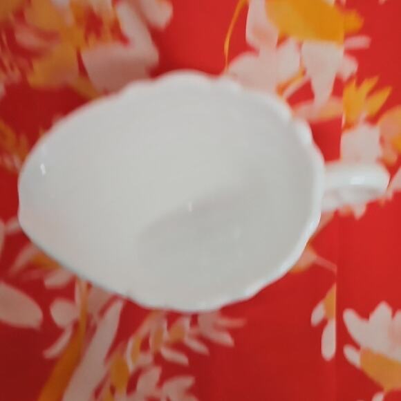 Fenton Cabbage Rose Vintage White Milk Glass Creamer and Sugar Bown Set w/Lid - Picture 7 of 14